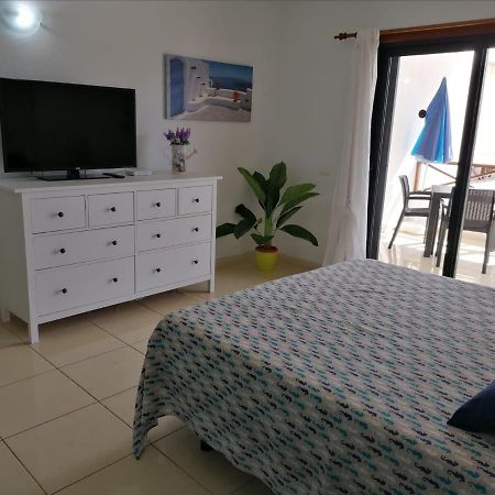 Large Studio Apartment With Lovely Terrace And Wifi Лос Кристианос Экстерьер фото